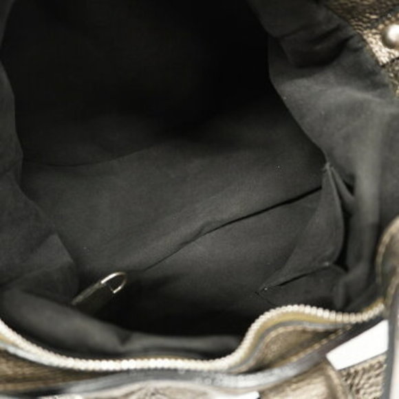 Louis Vuitton Mahina XS Shoulder Bag - Picture 4 of 10